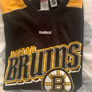 Fan Bruins long sleeve shirt!🏒🥅